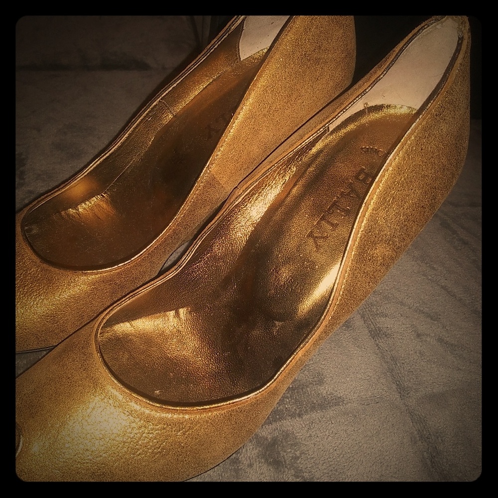 Bally wedge heel shoes